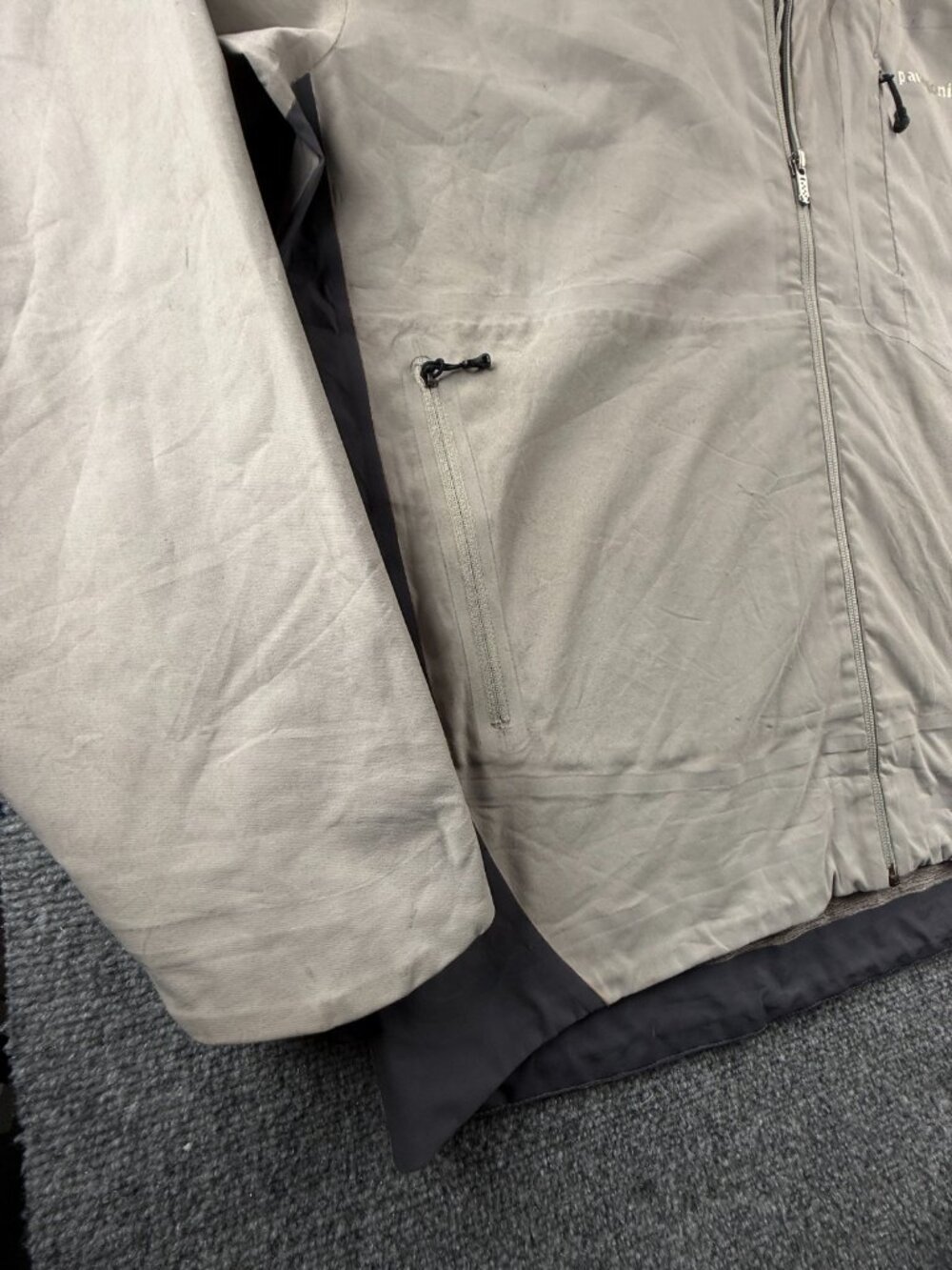 Patagonia CSS Men Jacket Gray Full Zip Large Chest Pocket Windbreaker Adult - Picture 3 of 16